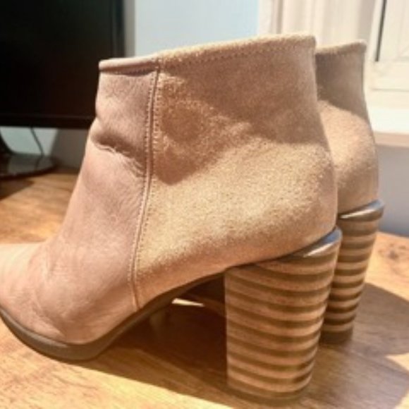 Hispanitas~ Womans Brown Leather Ankle boots - Picture 6 of 7